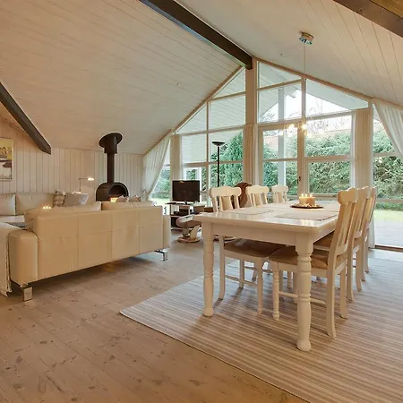 Feriehus Four-bedroom Holiday In *