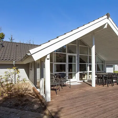Four-bedroom Holiday In * Hals